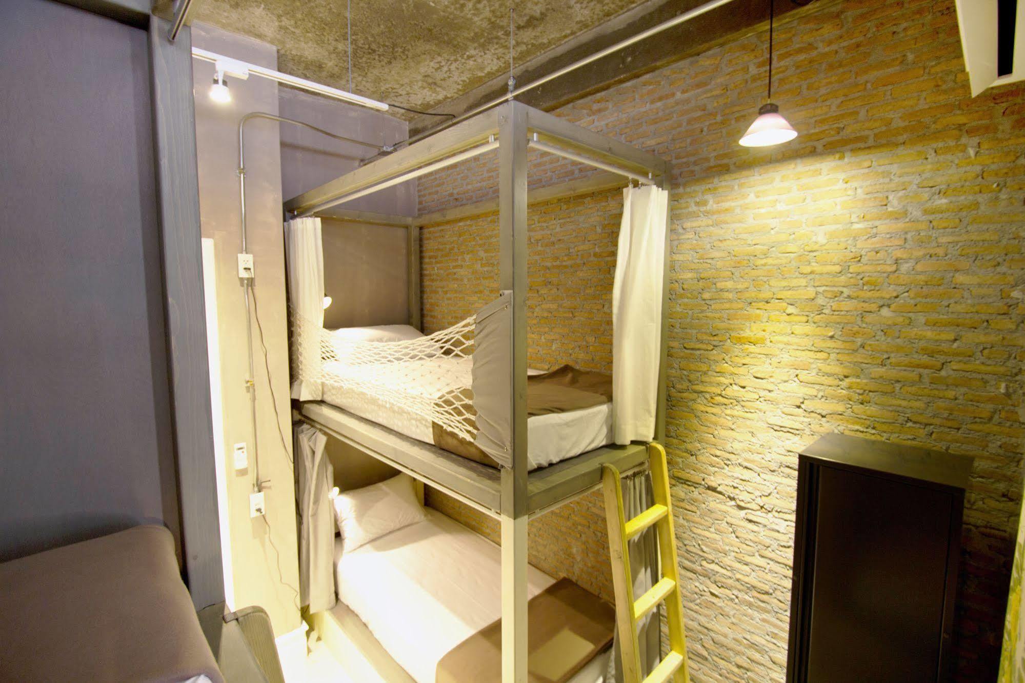Oneday Hostel Sukhumvit 26 Bangkok Dış mekan fotoğraf
